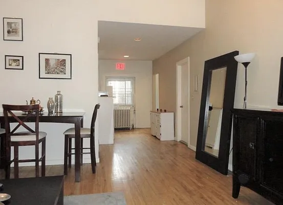 Rented by Bank Neary | media 10