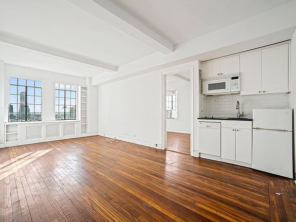 5th image of 5 Tudor City Pl APT 1025