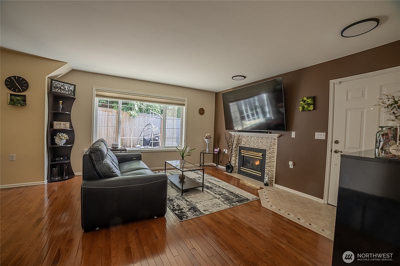 4th image of 15633 44th Avenue W #B-1