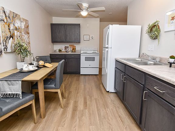 4th image of 1601 Ellis Dr #1616