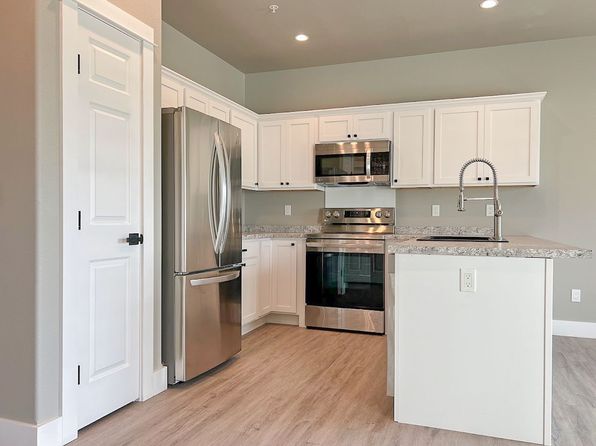 941 Covey Run Rd #206