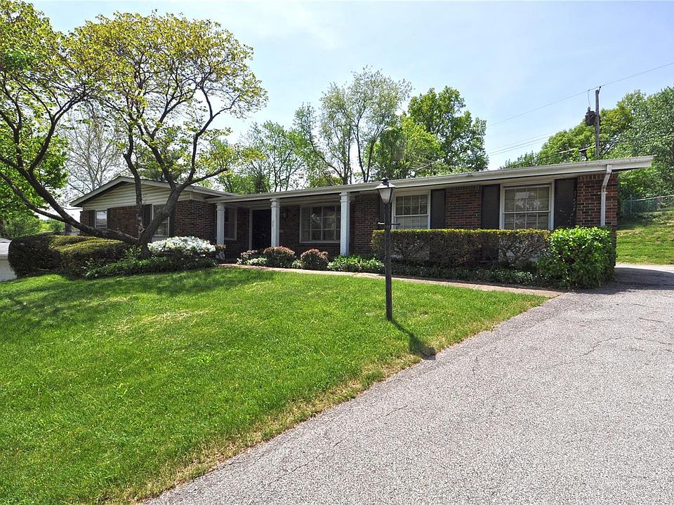 1st image of 168 Forest Brook Ln
