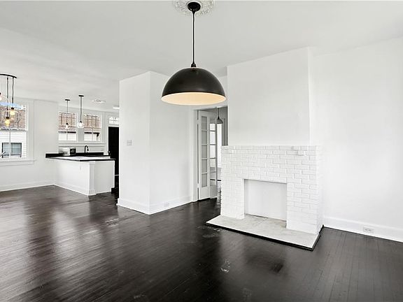 2nd image of 2435 Wisteria St