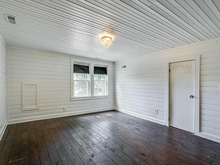 8569 Horton Hwy — Photo 34
