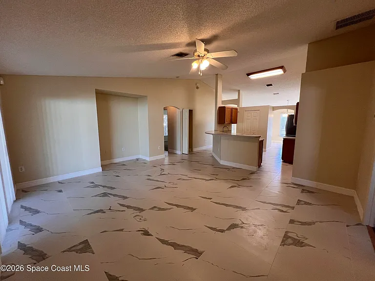 619 Pampas St NW — Photo 11
