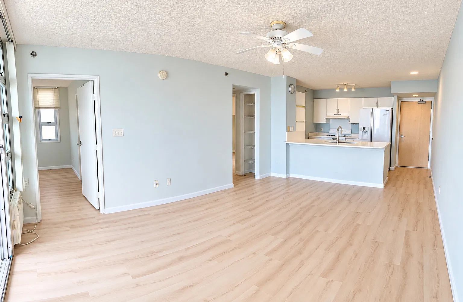2 bed, 736 sqft, $2,850 — Photo 2