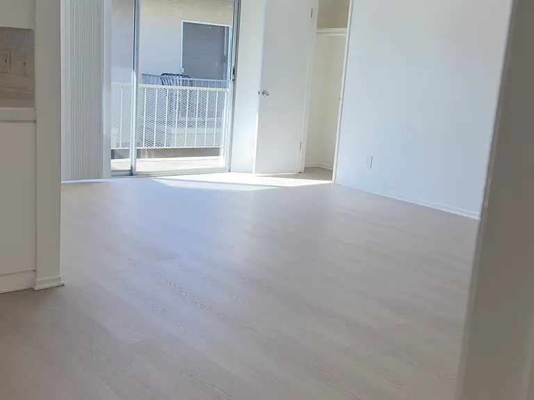 1415 Brockton Ave — Photo 17