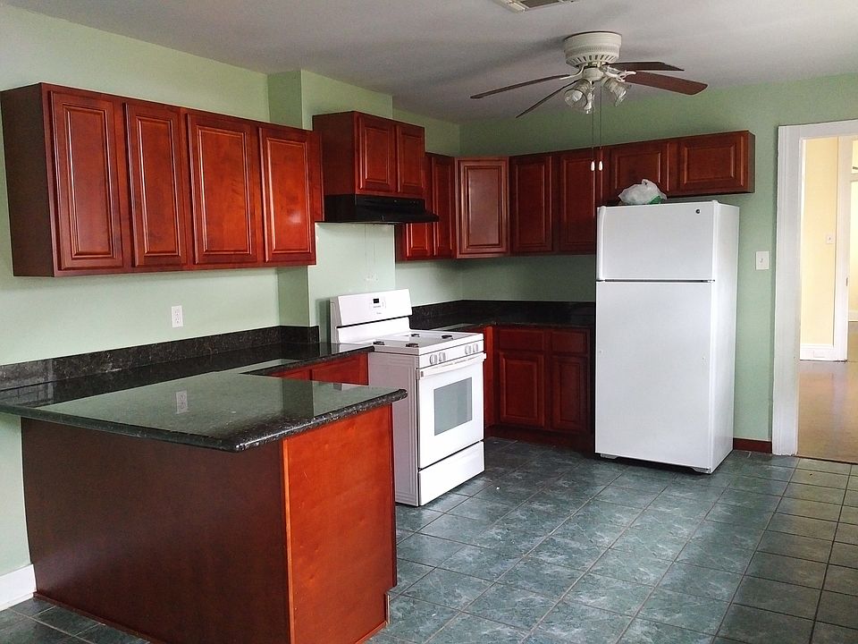 2nd image of 219 S Olympia St #219