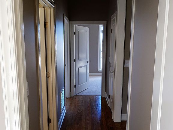 2nd image of 115 Royal Oak Ct