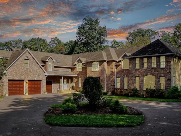 192 Little Fox Lane, Southbury, CT 06488