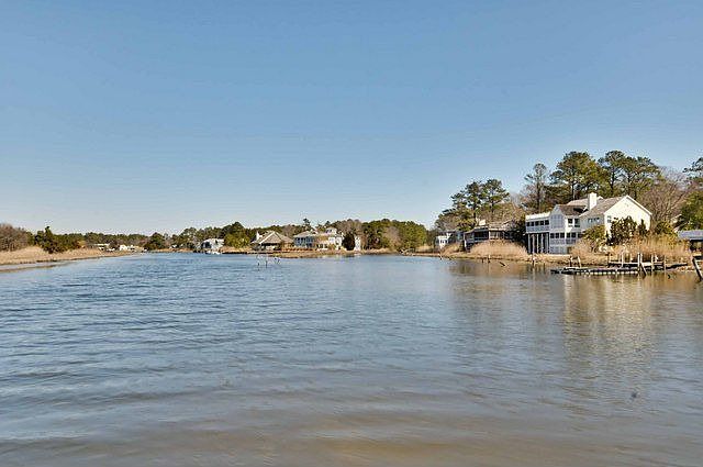 2nd image of 29 Tidewaters