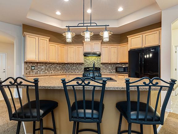 4th image of 16605 S Fox Run Cir