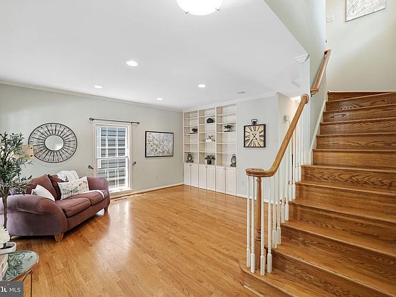 2nd image of 108 Thrift St