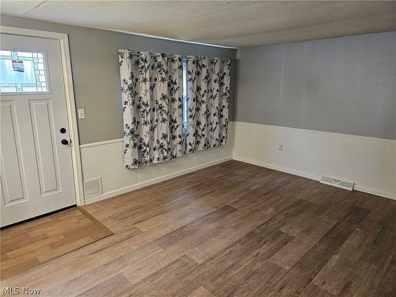 4th image of 1424 4th St