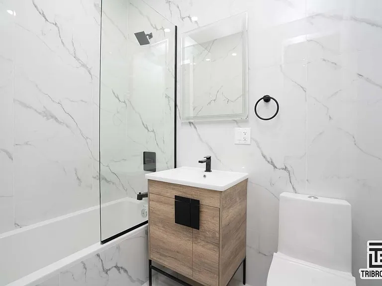 217 S 4th St #2R — Photo 6