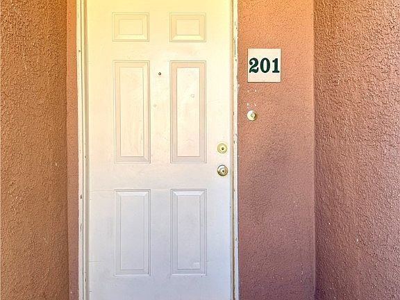 3rd image of 1500 Truett St Unit 201