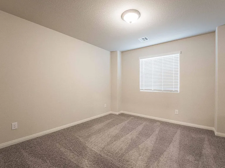 3827 Andorian Ave — Photo 28