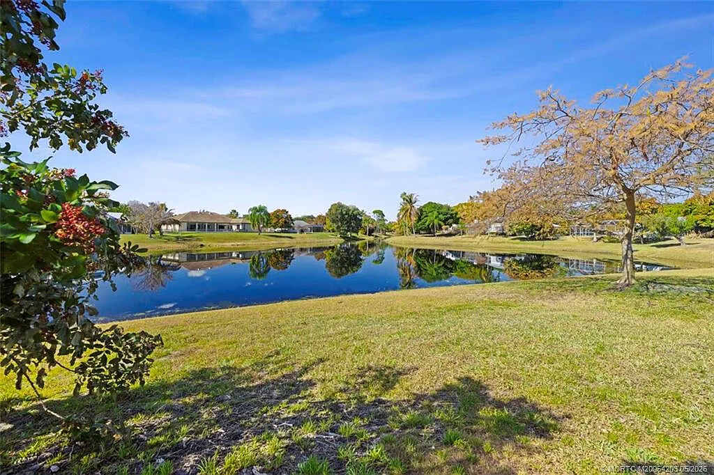 4 bed, 2.5 bath, 2220 sqft, $3,900 — Photo 3