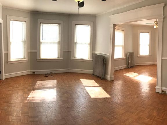 4th image of 120 Stamford Ave #1