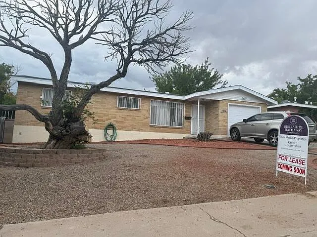 3 bed, 1300 sqft, $2,500 — Photo 2