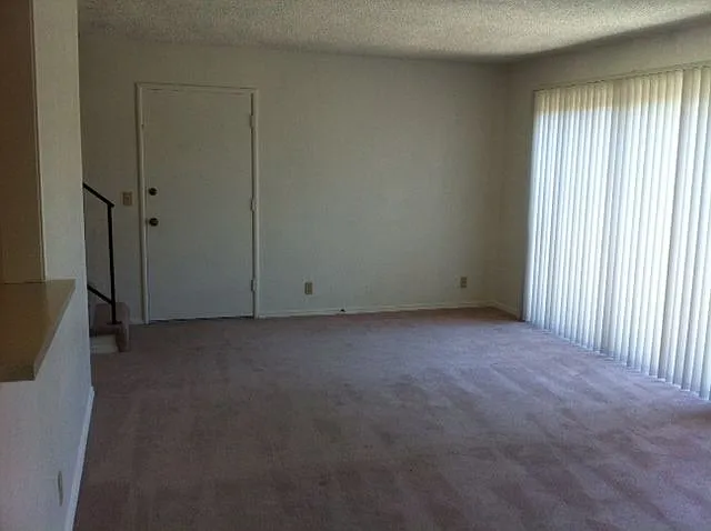 1078 Franklin Ave — Photo 31