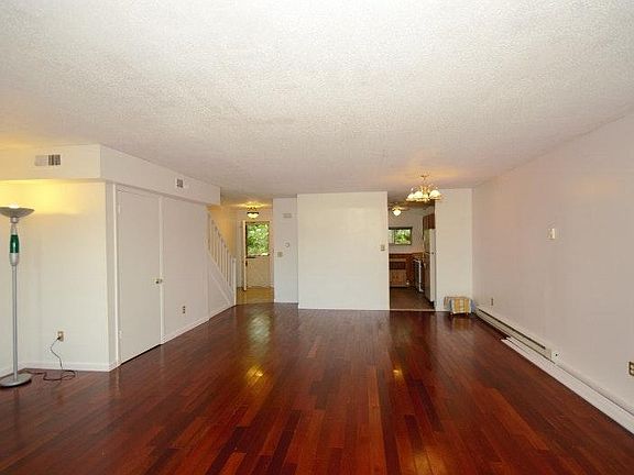 liv ing / dining room