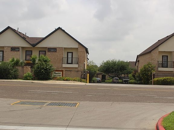 2nd image of 2445 Monarch Dr Unit 402