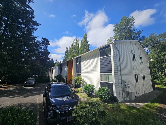 3rd image of 19421 28th Ave NE APT A
