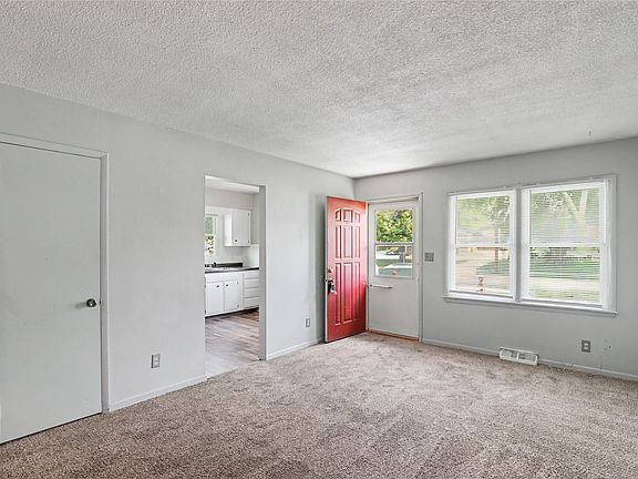 5th image of 3310 SE 5th St