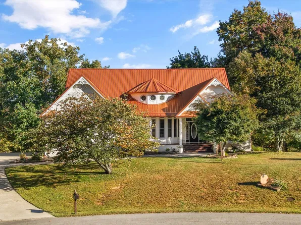 286 Bobcat Trl, Caryville, TN 37714