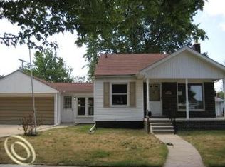 12957 Ward St, Southgate, MI 48195