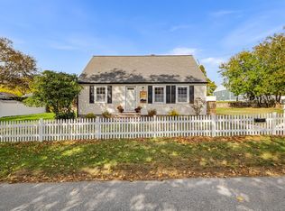 24 Jesse St, Fairhaven, MA 02719