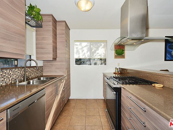 3rd image of 12747 Pacific Ave APT 1