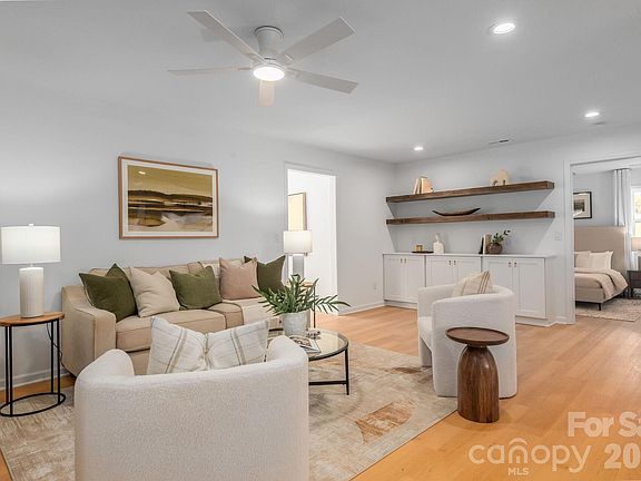 3rd image of 5113 Seacroft Rd