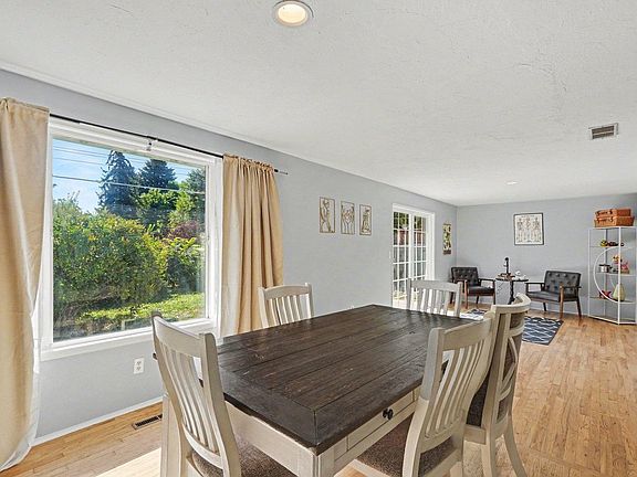 5th image of 2228 Firstview Dr
