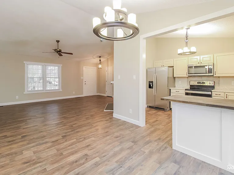 2601 Darden Rd — Photo 6