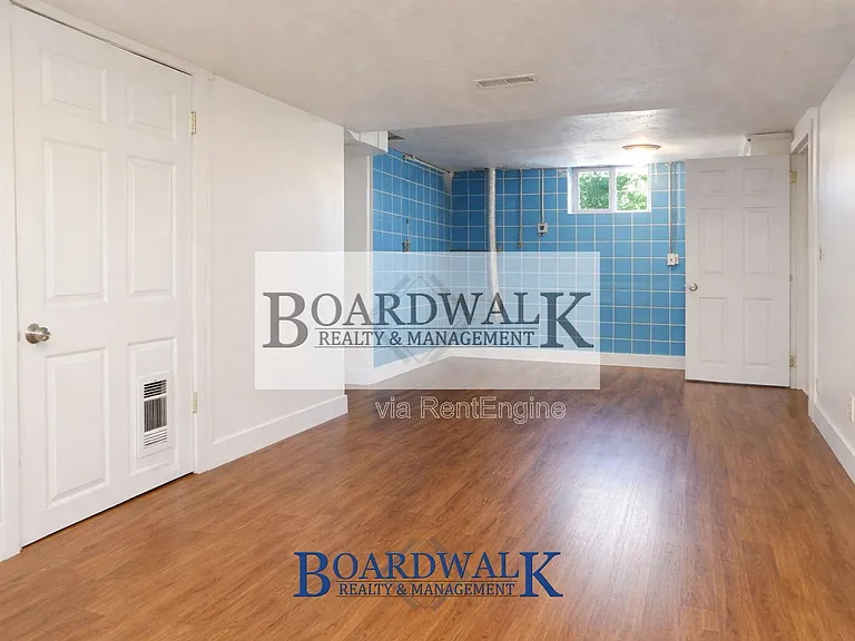 2725 S Lake St #2 — Photo 6