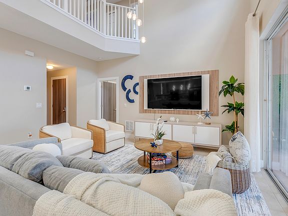 Cozy Living Room Shared Space to Unwind