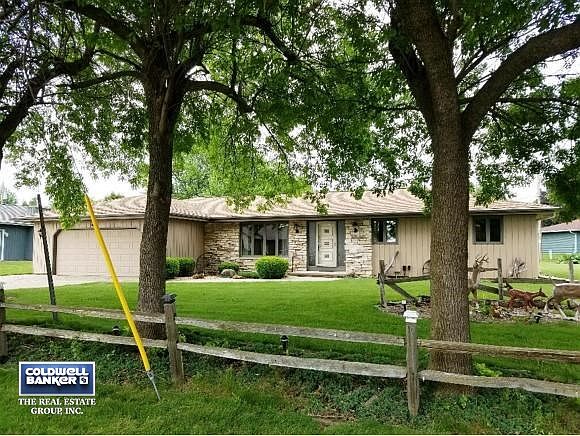 1st image of 1281 Lakeshore Dr