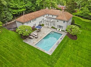 49 Dogwood Ln, New Canaan, CT 06840