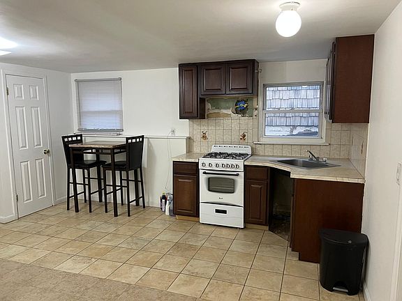 4th image of 220 Throggs Neck Blvd #1