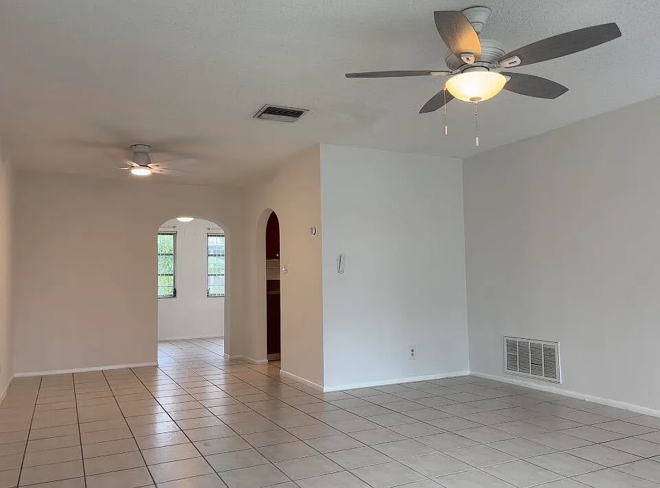 2 bed, 2.0 bath, 1243 sqft, $2,600 — Photo 3