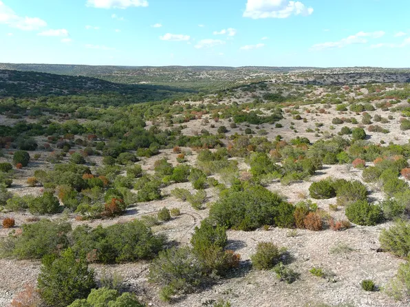 29 Oak Bend, Rocksprings, TX 78880