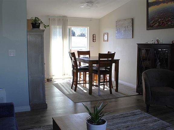 4th image of 1906 Bluestone