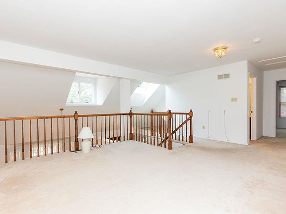 5th image of 11114 Fairborough Ct