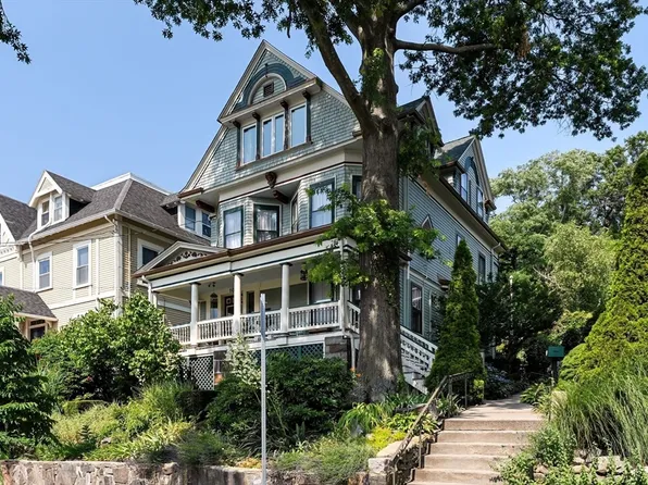 10 Dewolf St #2, Dorchester, MA 02125
