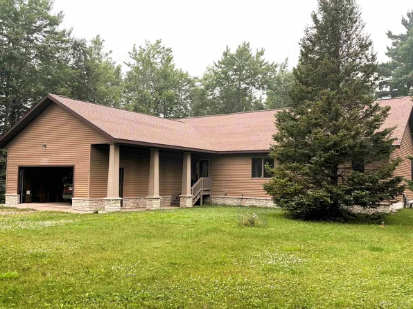 10282 East Rd, Republic, MI 49879