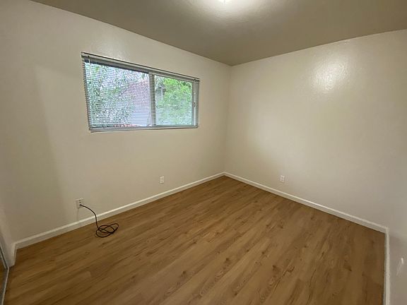 5th image of 148 Sierra Dr #21