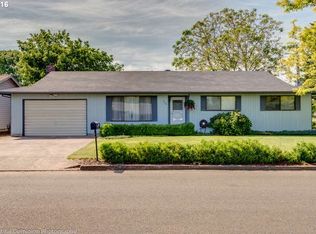715 Kelowna St, Woodburn, OR 97071