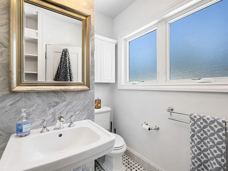 2052 Alameda Way — Photo 28
